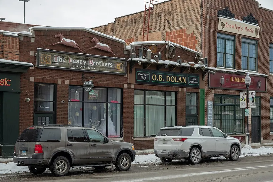 Local businesses downtown Aurora Illinois (50928568408) in Aurora, Illinois