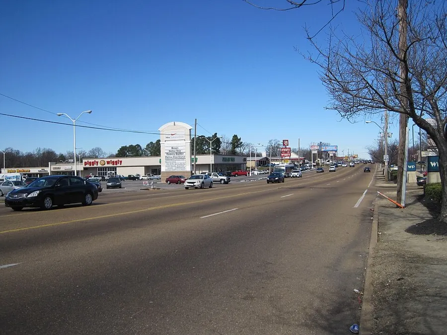 Elvis Presely Boulevard in Whitehaven Memphis TN 002 in Memphis, Tennessee