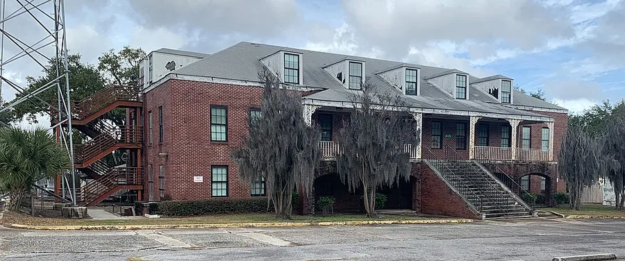 1630 Truxton Avenue - SW corner in North Charleston, South Carolina