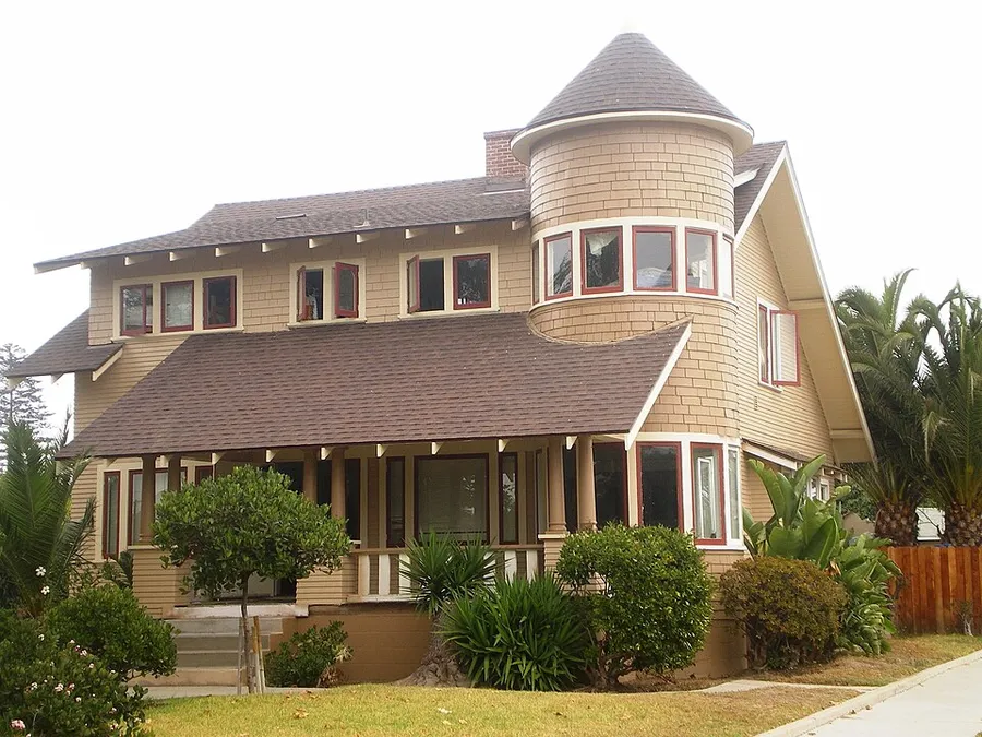 House at F and 5th, Oxnard in Oxnard, California