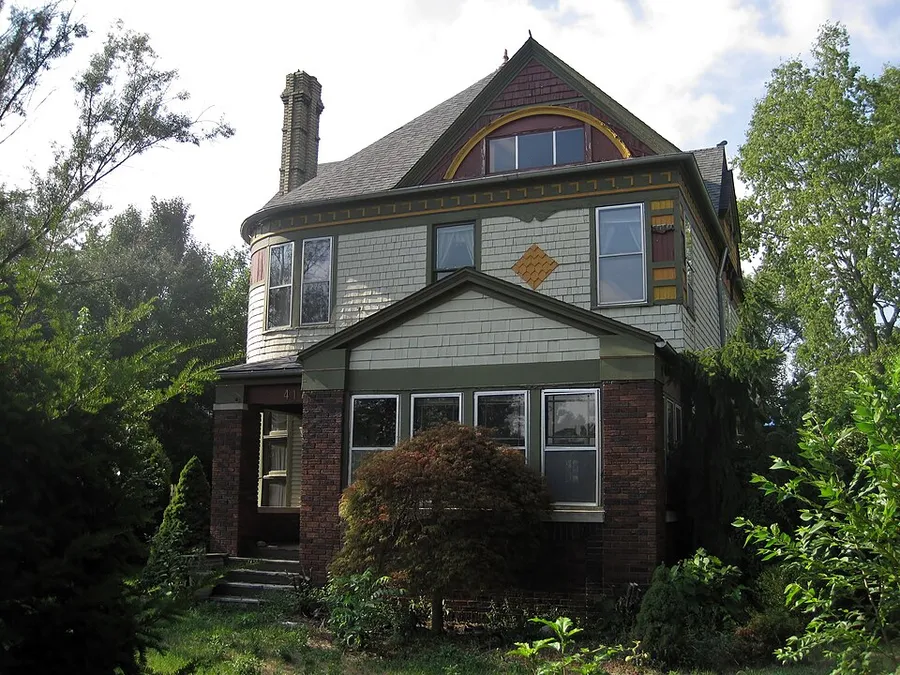 417 W. Navarre Street (7685034302) in South Bend, Indiana