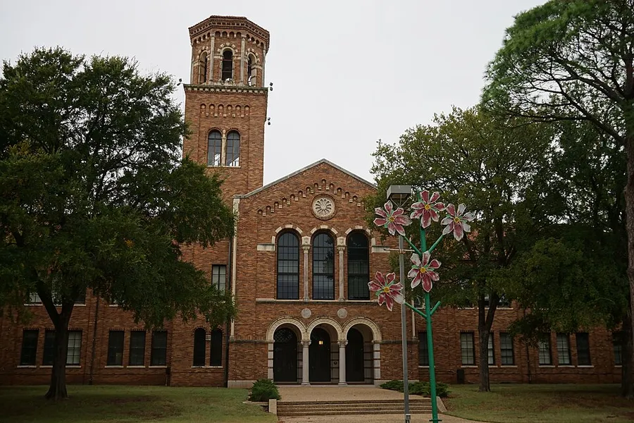 Midwestern State University October 2015 06 (Hardin Administration Building) in Wichita Falls, Texas