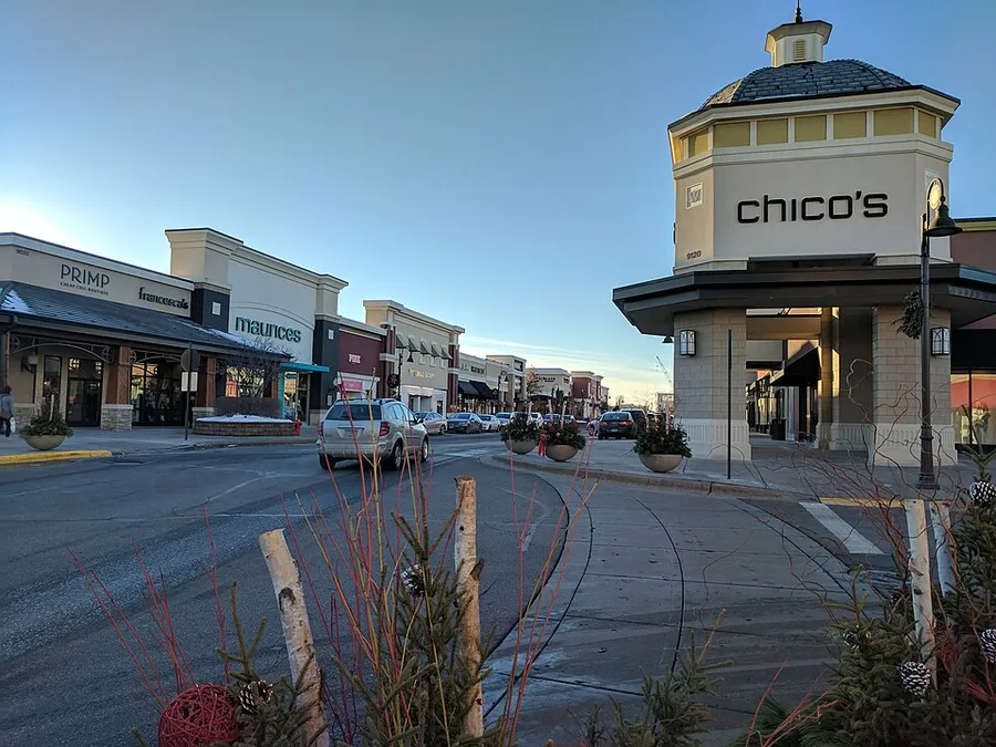 Woodbury Lakes Mall in Woodbury, Minnesota